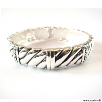 Silverfärgat tvinnat armband